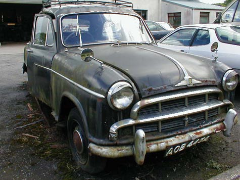 Morris Isis front view