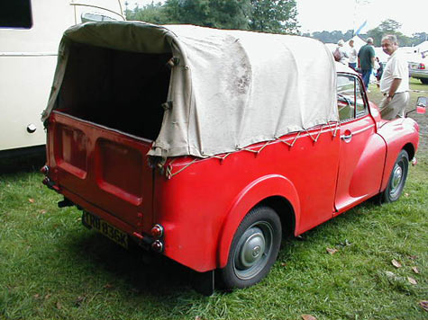 Morris Minor 1000 pickup in red